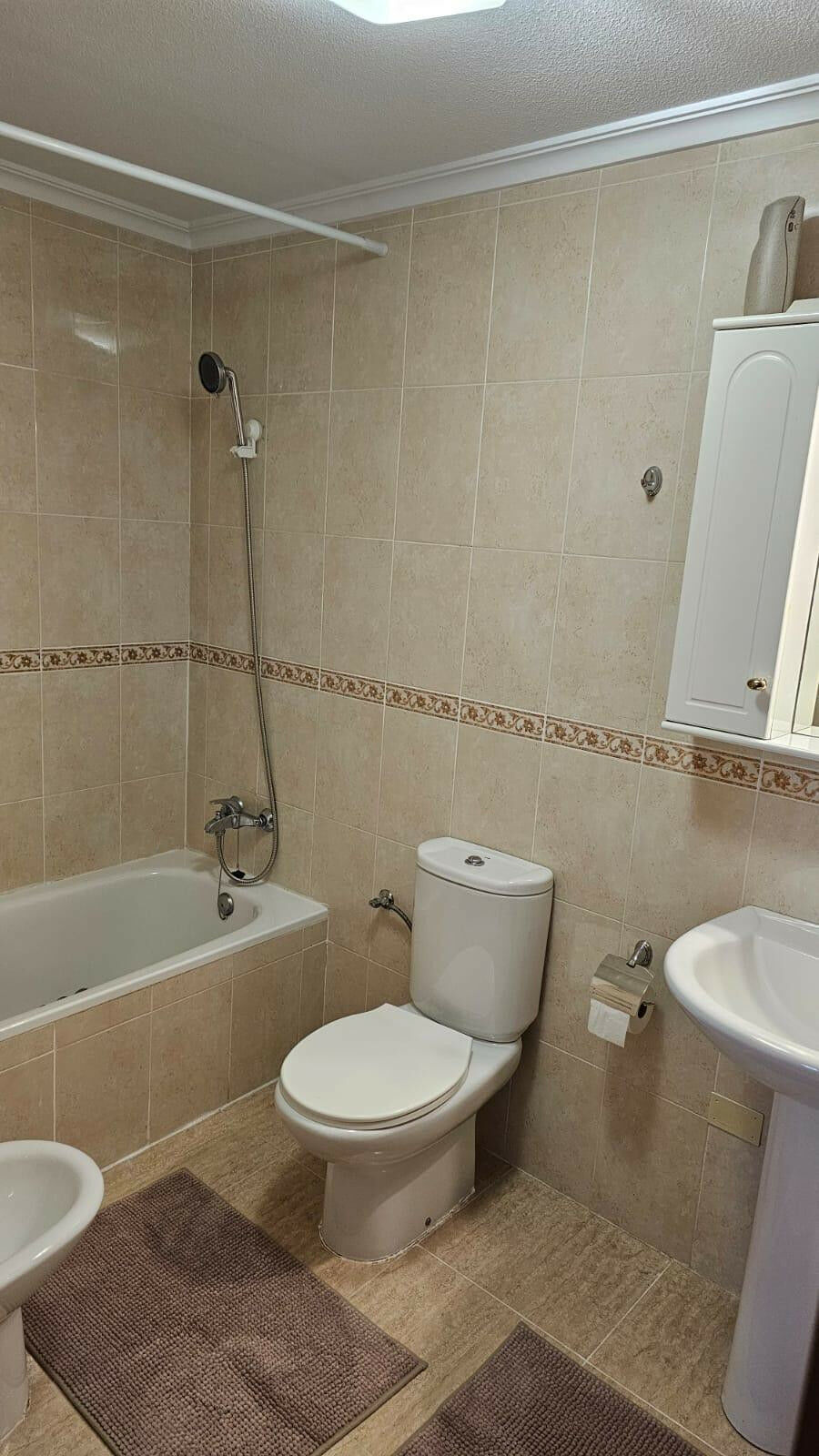 Middle Floor Apartment Torrevieja Alicante - image 15