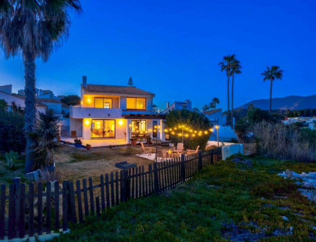 Detached Villa Estepona Málaga - image 15