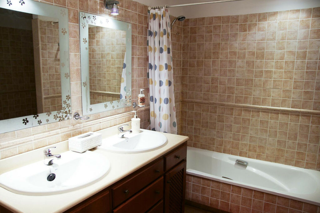 Townhouse Guadalmina Alta Málaga - image 15