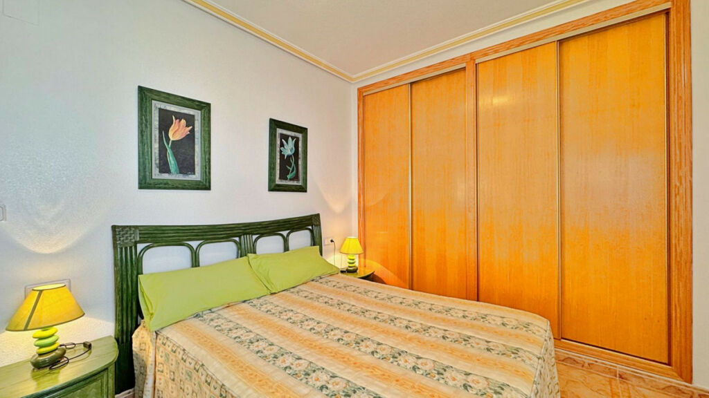 Middle Floor Apartment La Zenia Alicante - image 15