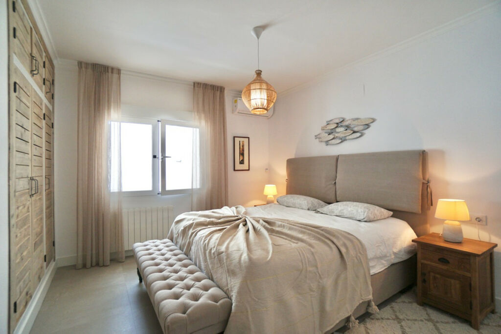 Detached Villa Montemar Alicante - image 15