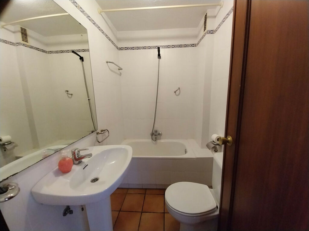 Middle Floor Apartment Calahonda Málaga - image 16