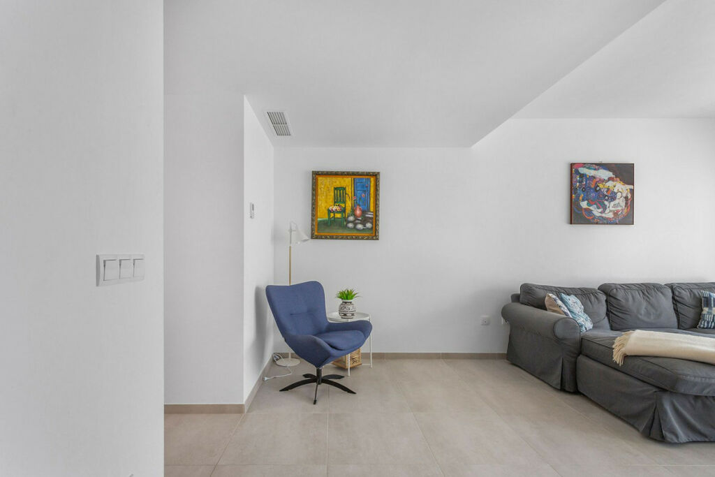 Middle Floor Apartment Villamartin Alicante - image 15