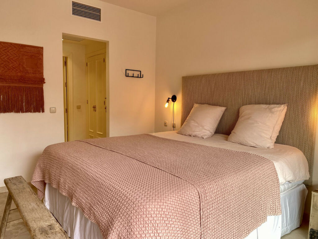 Middle Floor Apartment Estepona Málaga - image 15