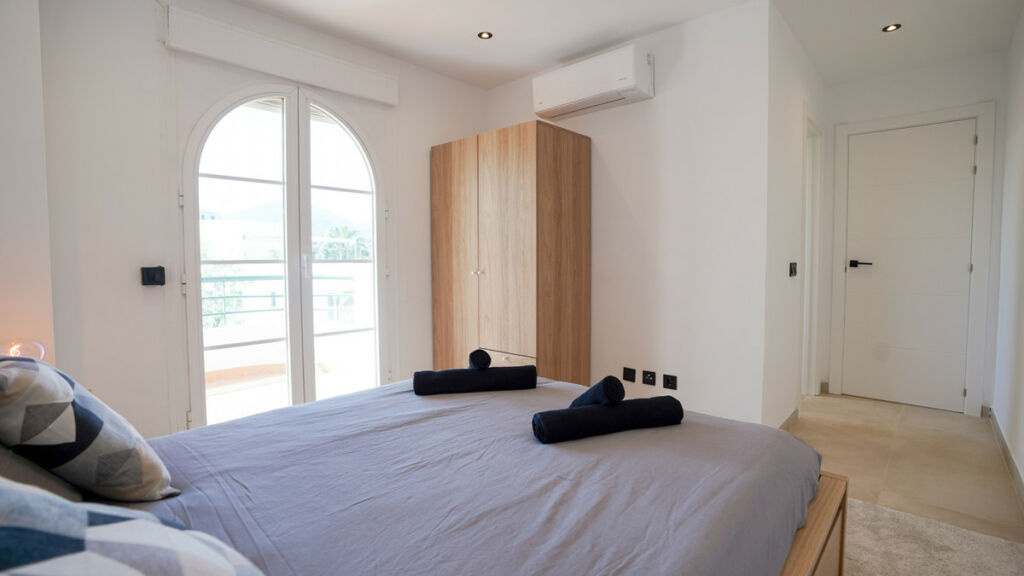 Middle Floor Apartment Nueva Andalucía Málaga - image 15