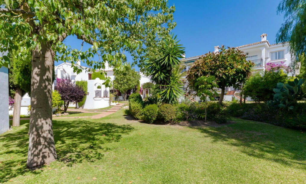 Ground Floor Apartment El Paraiso Málaga - image 22