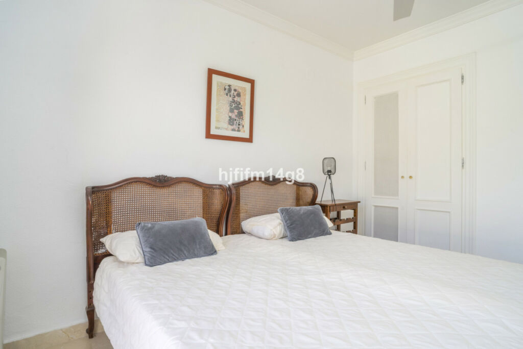 Middle Floor Apartment Benahavís Málaga - image 15