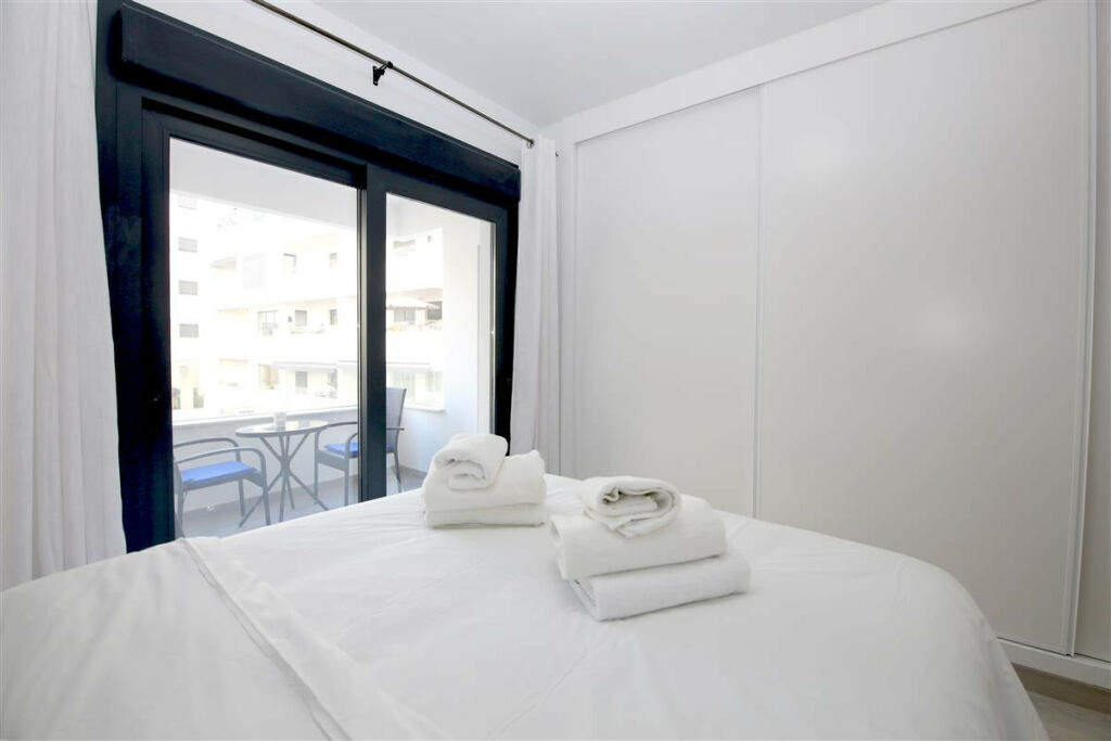 Middle Floor Apartment Estepona Málaga - image 15