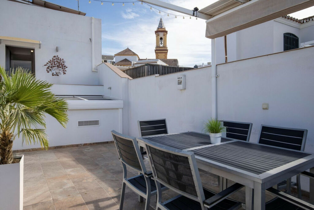 Detached Villa Estepona Málaga - image 15