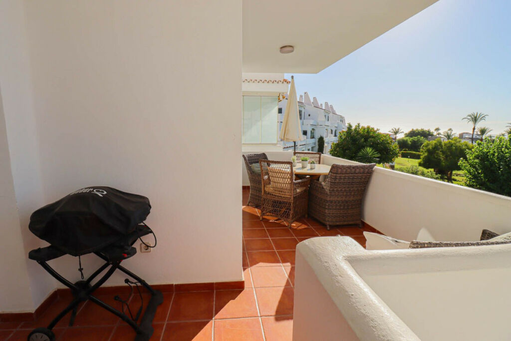 Middle Floor Apartment Nueva Andalucía Málaga - image 15