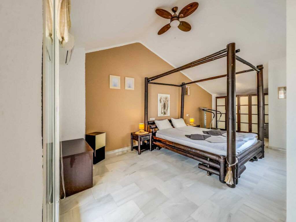 Penthouse Fuengirola Málaga - image 15