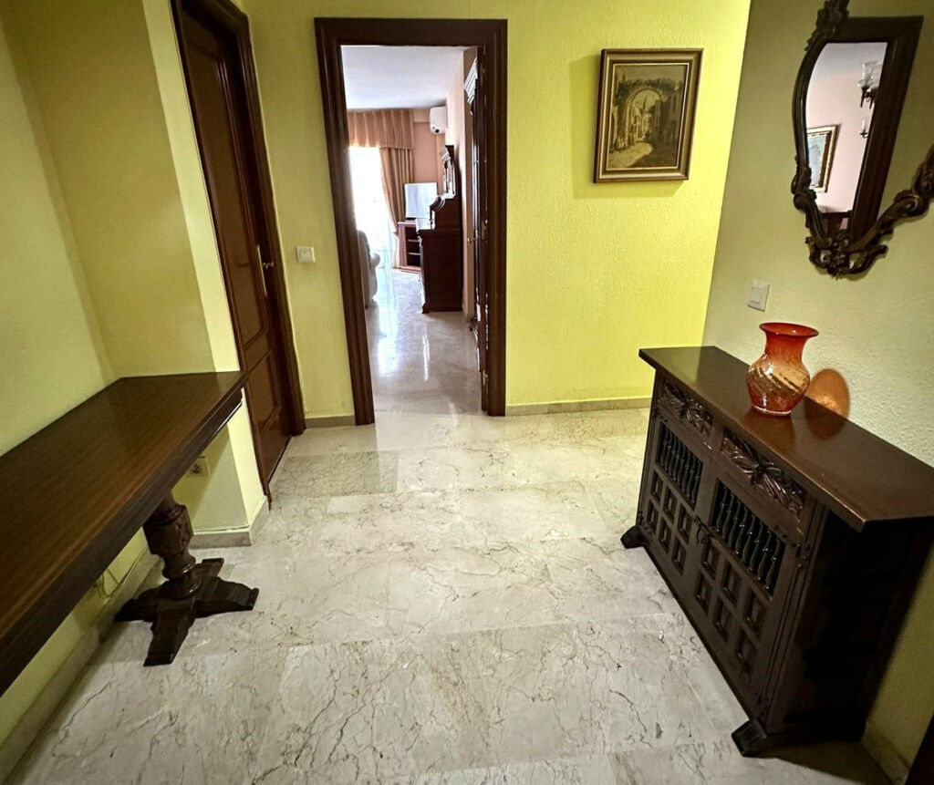 Middle Floor Apartment Benalmadena Málaga - image 18