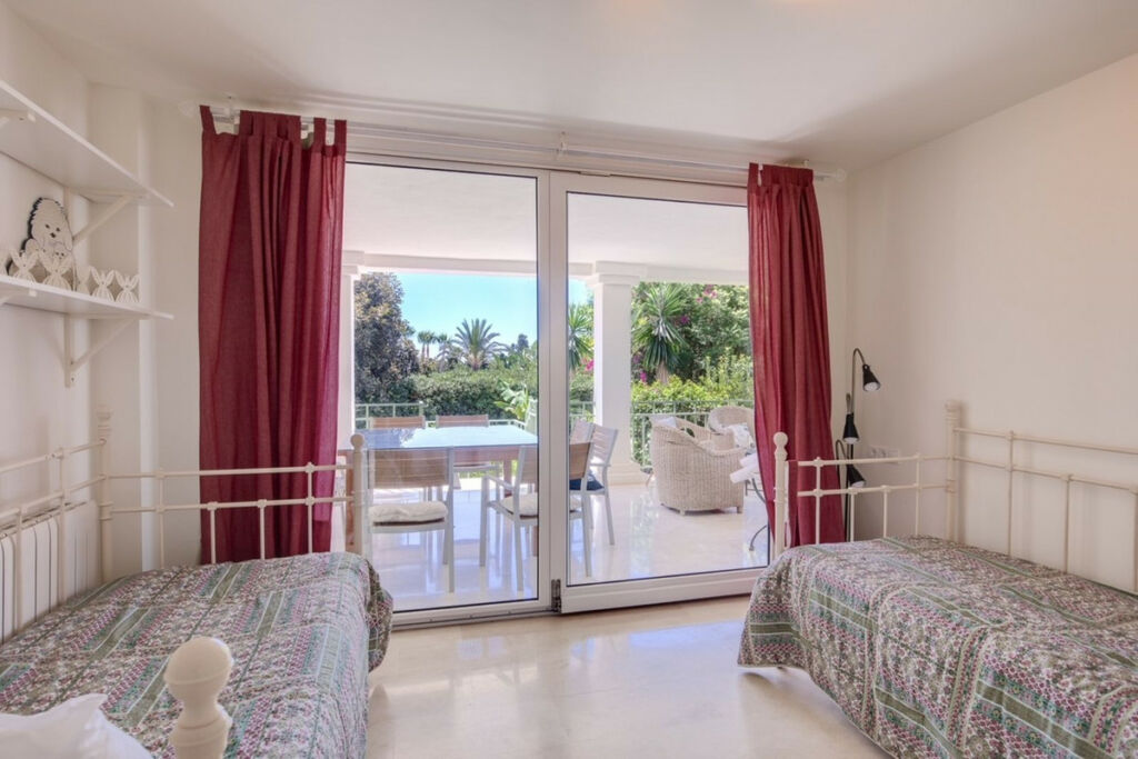 Detached Villa Marbesa Málaga - image 15