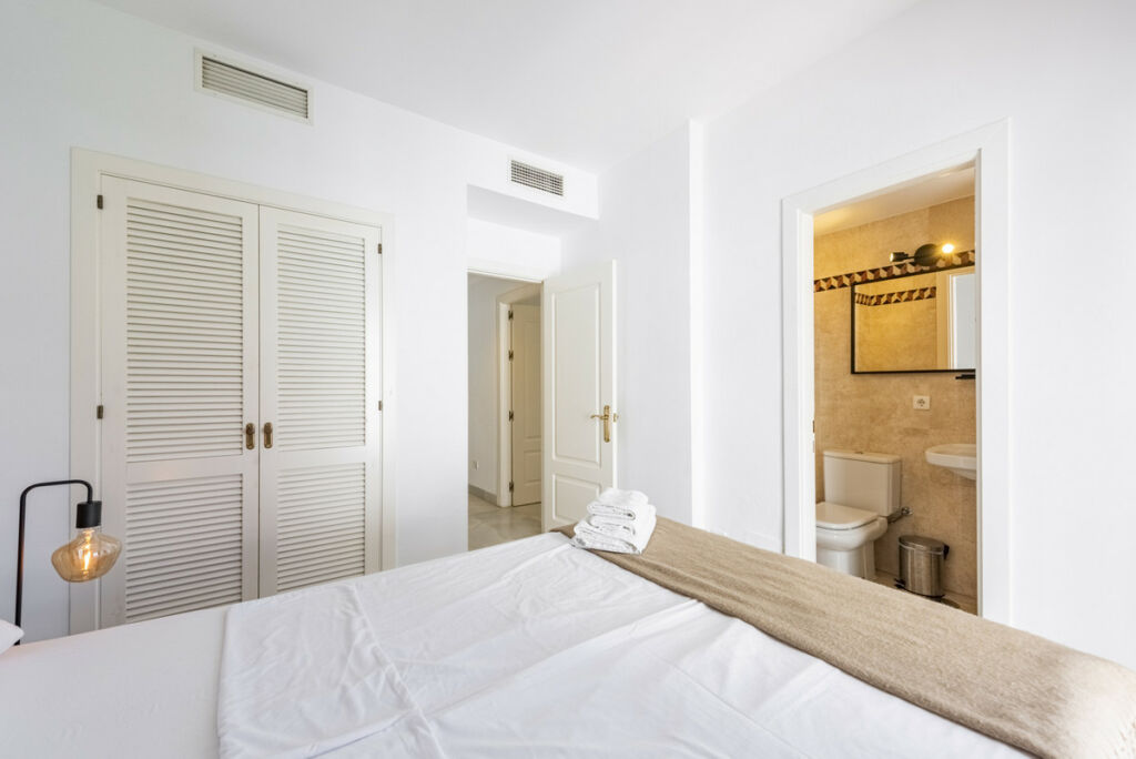 Middle Floor Apartment La Quinta Málaga - image 15