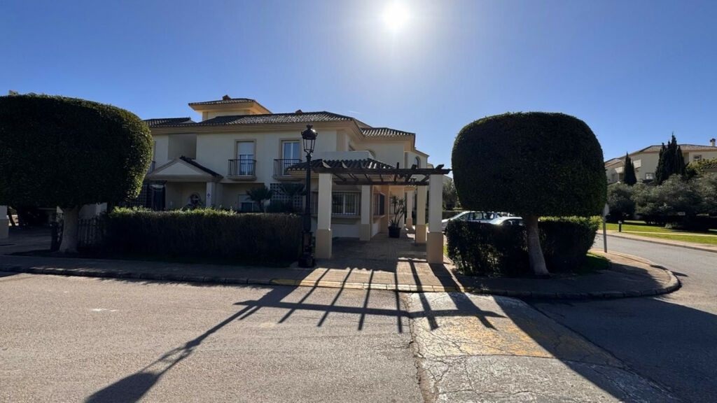 Semi-Detached House San Roque Club Cádiz - image 15
