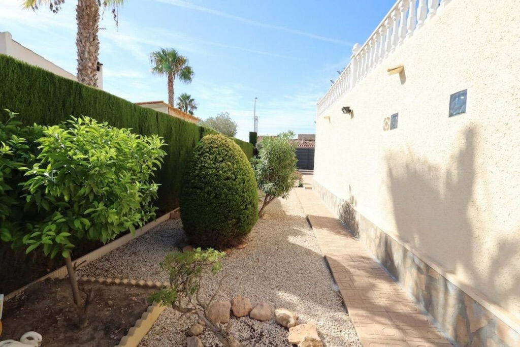 Detached Villa Torrevieja Alicante - image 15