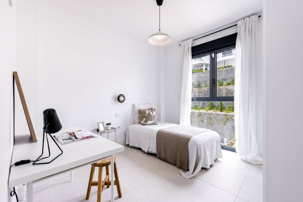 Middle Floor Apartment Higueron Málaga - image 16