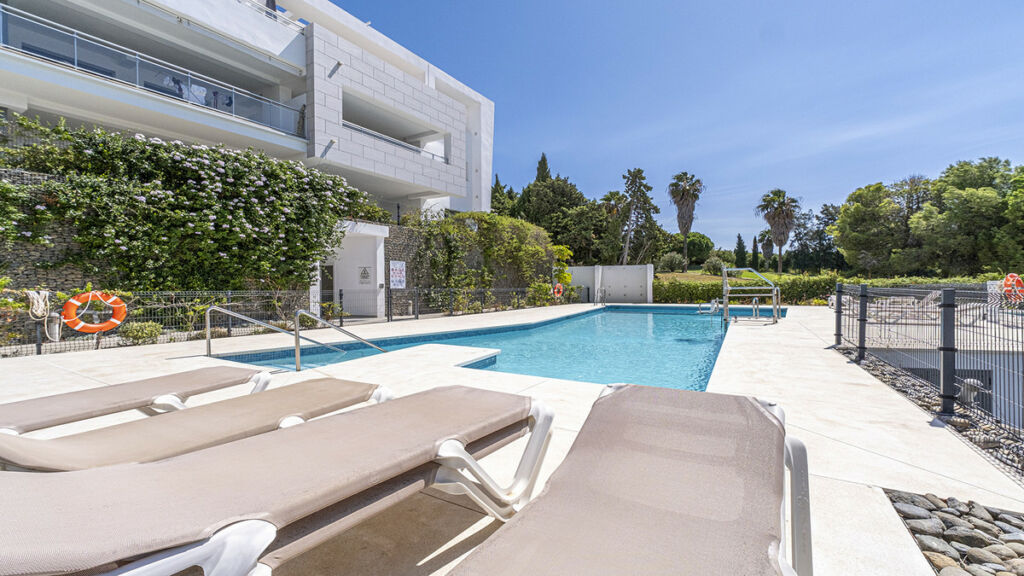 Middle Floor Apartment Casares Málaga - image 16