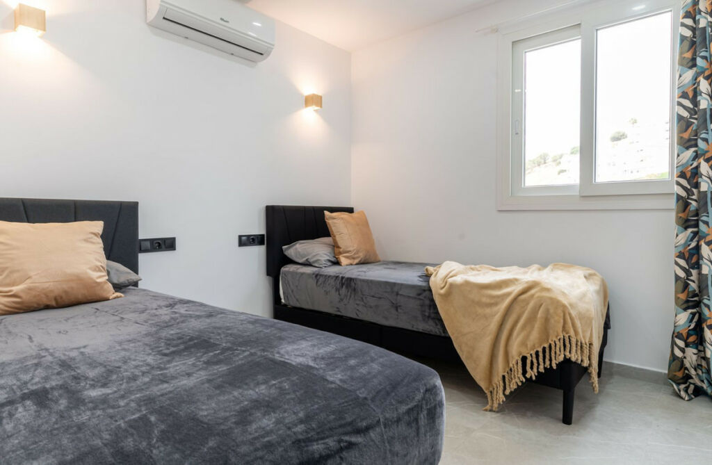 Townhouse Calahonda Málaga - image 16