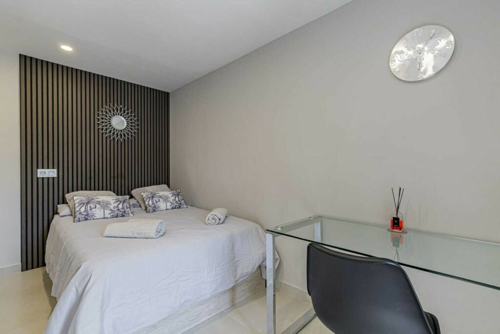 Penthouse Nueva Andalucía Málaga - image 16