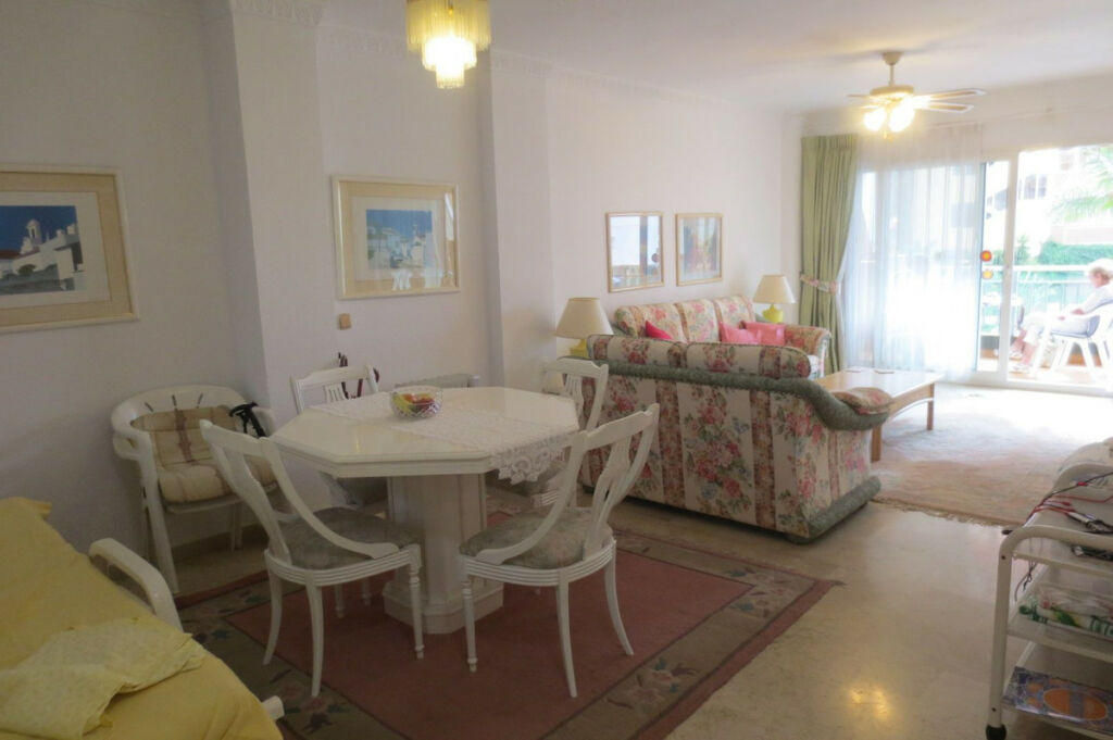 Middle Floor Apartment Fuengirola Málaga - image 16