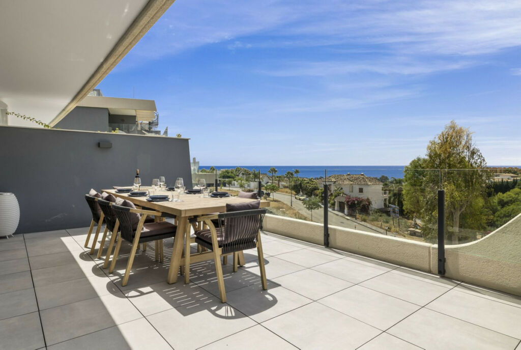 Middle Floor Apartment Selwo Málaga - image 16