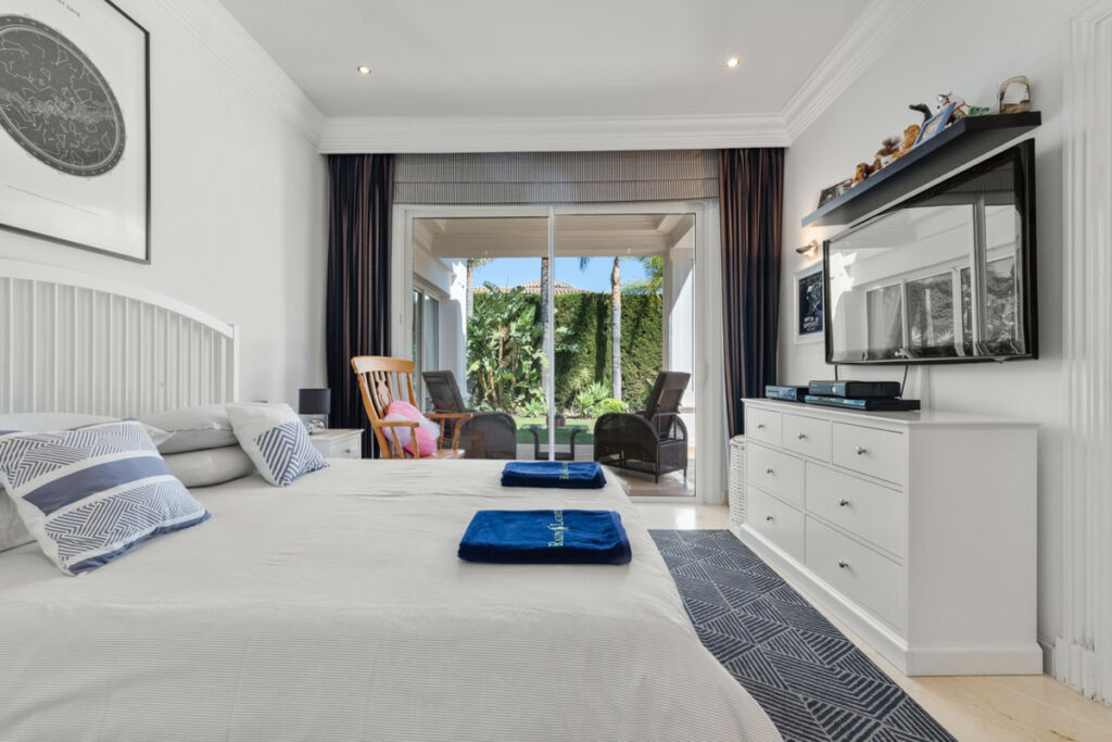 Detached Villa Benahavís Málaga - image 16