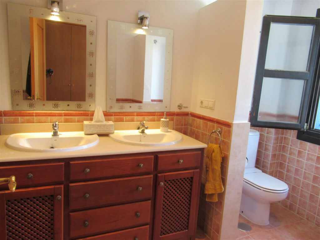 Townhouse Guadalmina Alta Málaga - image 16