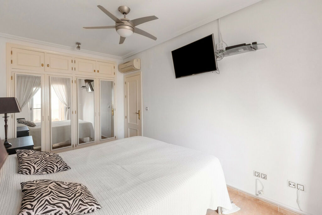Penthouse Villamartin Alicante - image 15