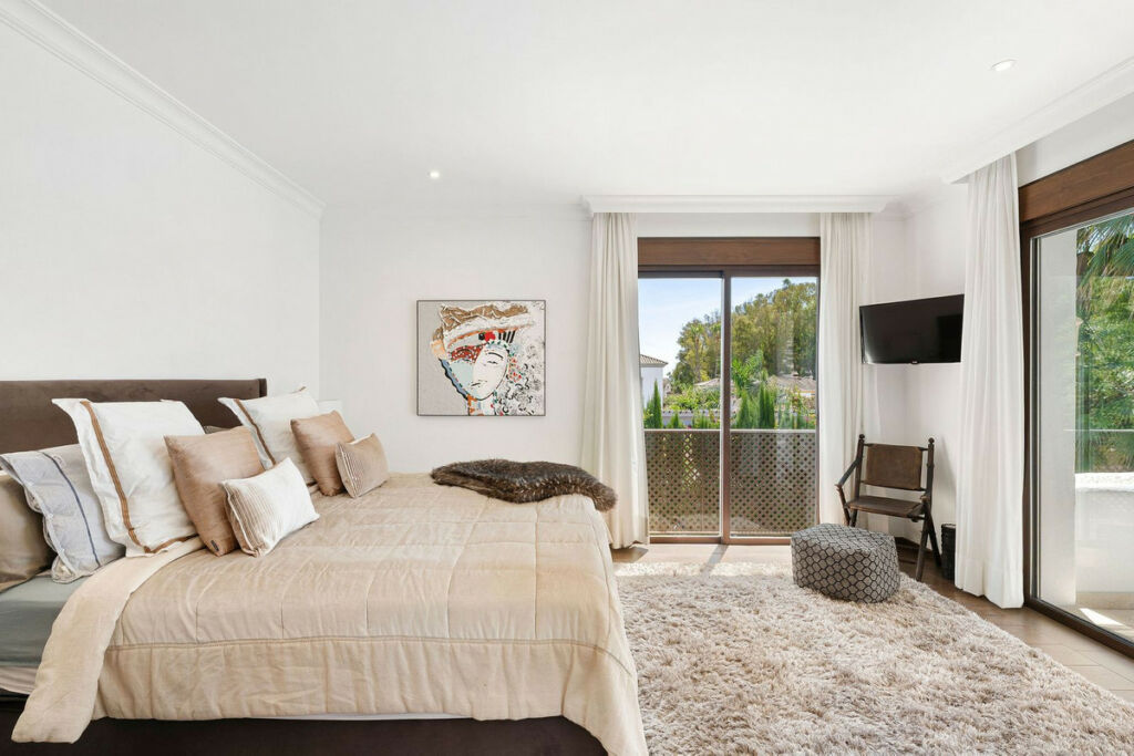 Detached Villa San Pedro de Alcántara Málaga - image 16