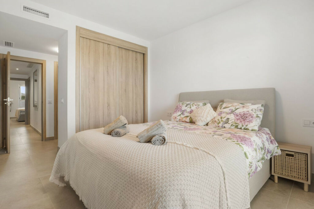Middle Floor Apartment Estepona Málaga - image 16