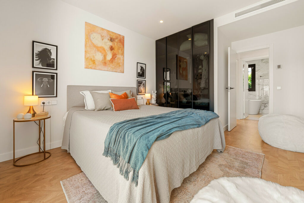 Detached Villa Nueva Andalucía Málaga - image 16