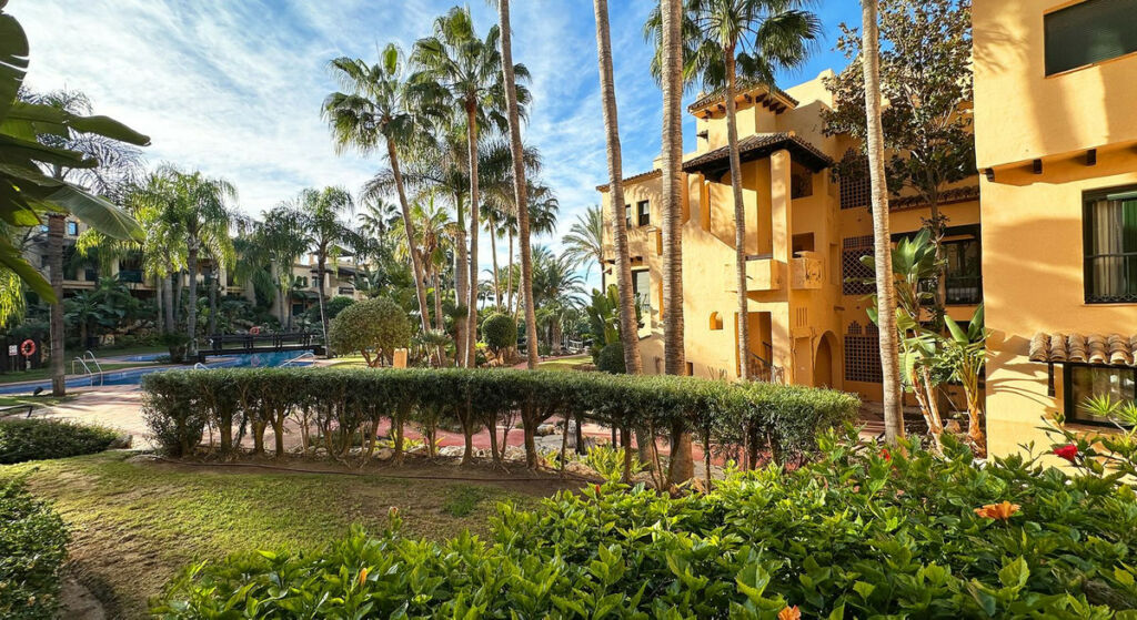 Ground Floor Apartment Estepona Málaga - image 16