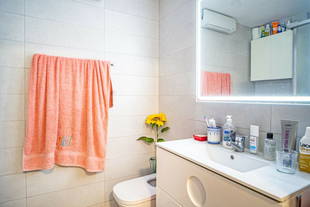 Middle Floor Apartment Benidorm Alicante - image 16