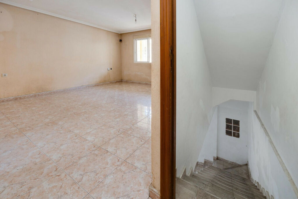 Townhouse Los Montesinos Alicante - image 16