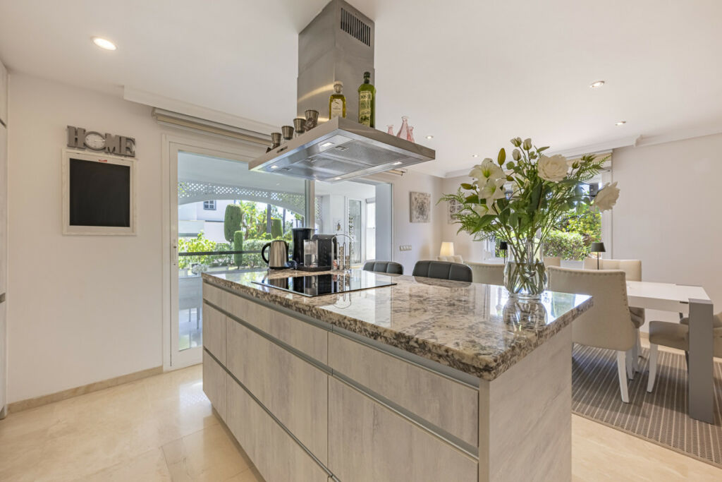 Ground Floor Apartment Estepona Málaga - image 16