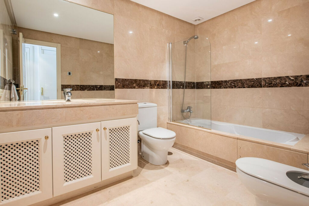 Ground Floor Apartment Benahavís Málaga - image 16