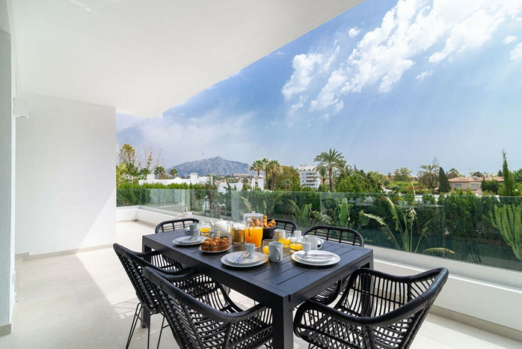 Detached Villa Guadalmina Alta Málaga - image 16