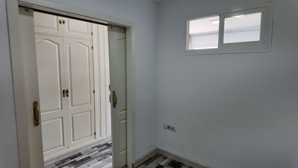 Middle Floor Apartment Benalmadena Málaga - image 16