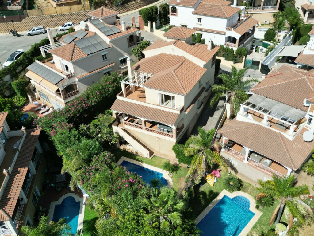 Detached Villa Riviera del Sol Málaga - image 16