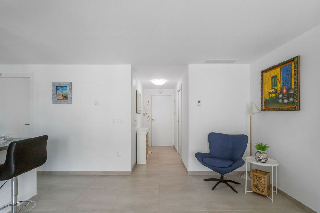 Middle Floor Apartment Villamartin Alicante - image 16
