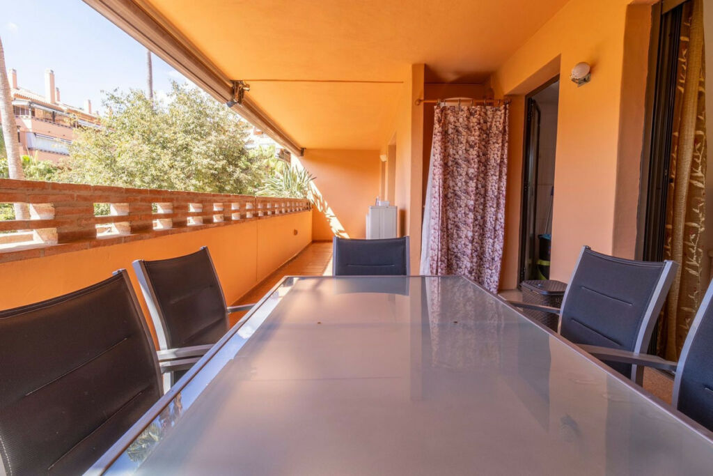 Middle Floor Apartment The Golden Mile Málaga - image 16