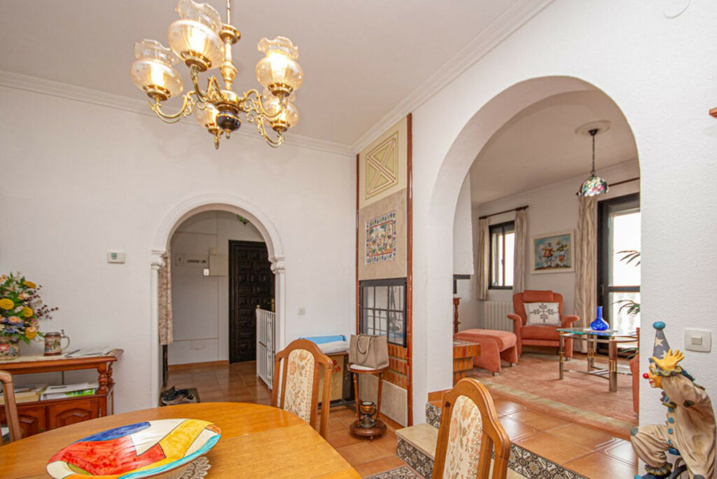 Detached Villa Estepona Málaga - image 16