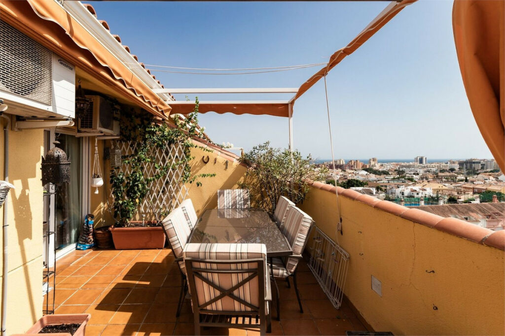 Penthouse Los Pacos Málaga - image 16