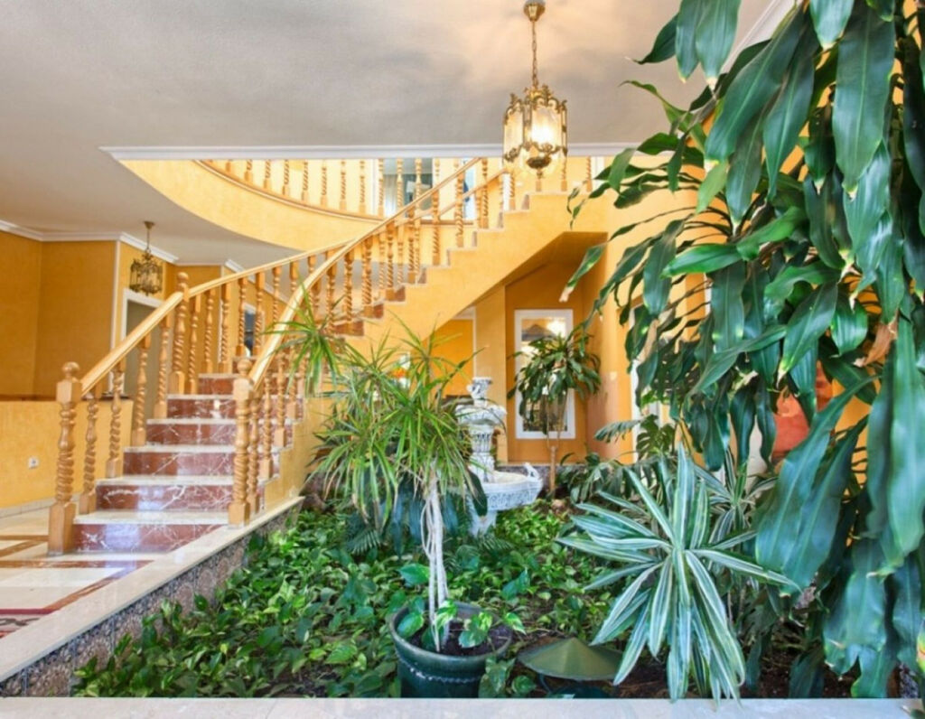 Detached Villa Torrequebrada Málaga - image 16