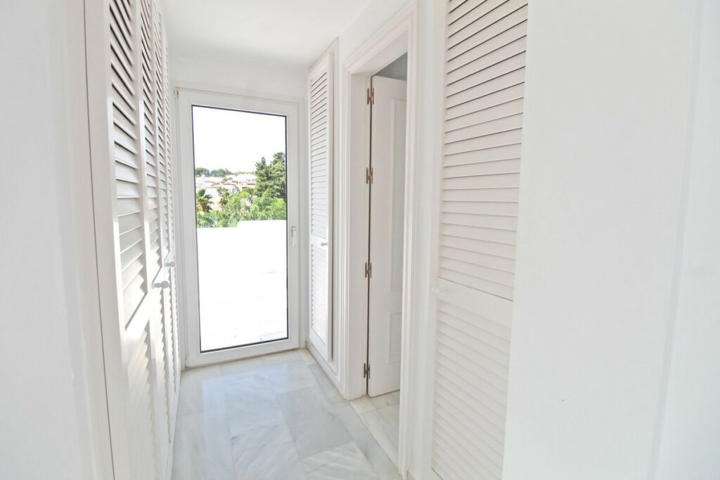 Penthouse Duplex The Golden Mile Málaga - image 20