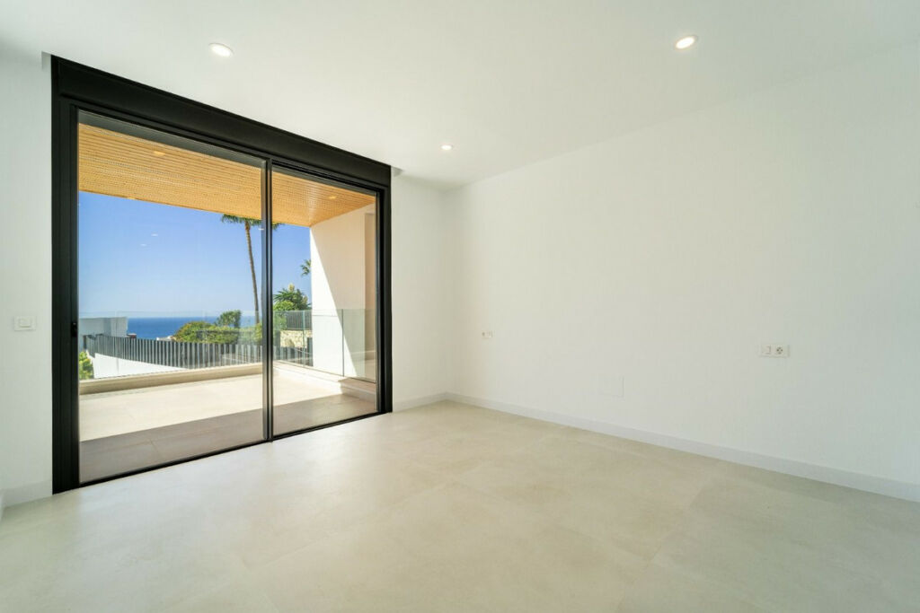 Detached Villa La Capellania Málaga - image 16