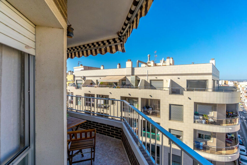 Middle Floor Apartment Torrevieja Alicante - image 16