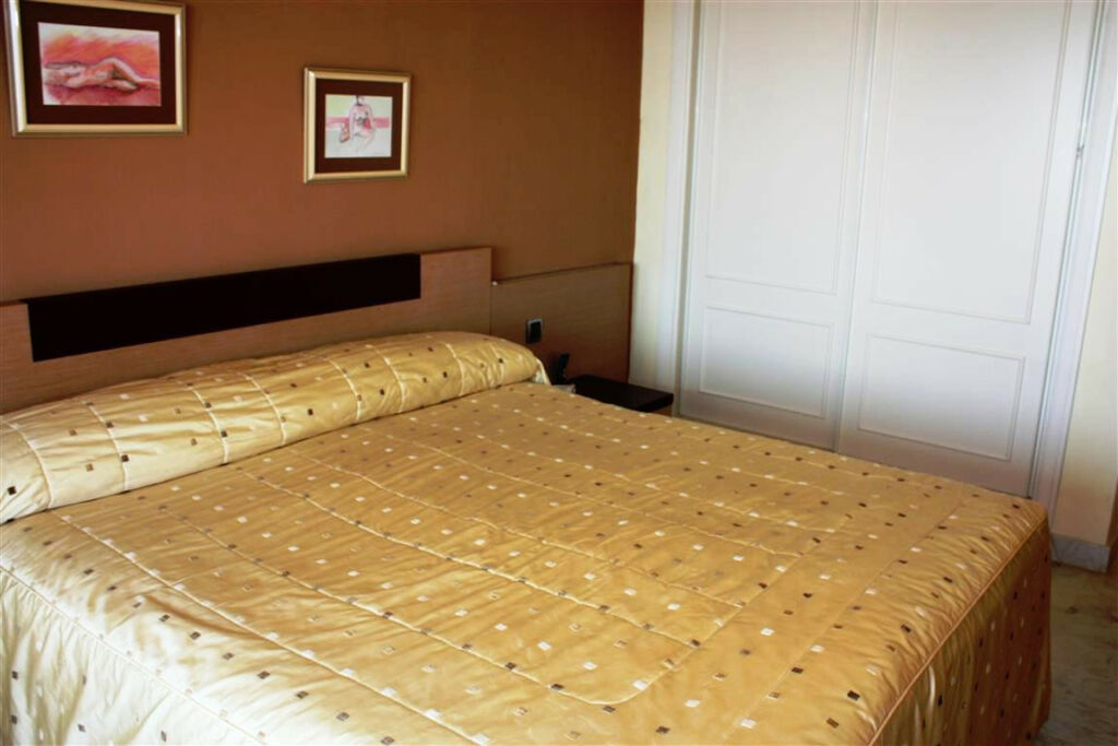 Middle Floor Apartment Puerto Banús Málaga - image 16