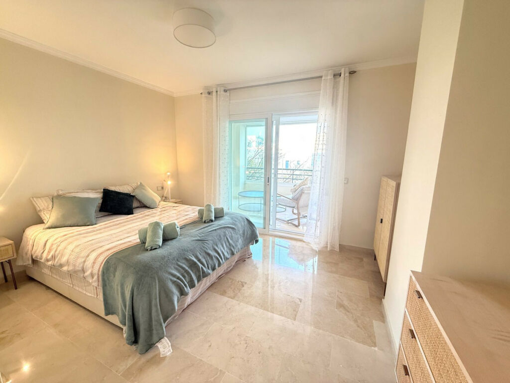 Middle Floor Apartment Puerto Banús Málaga - image 16